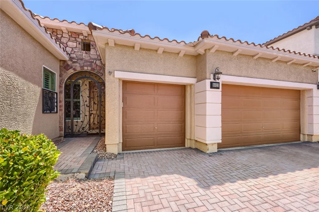 8833 Dramatic Gold, Las Vegas, NV 89178