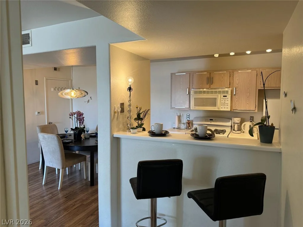 7885 Flamingo, Las Vegas, NV 89147