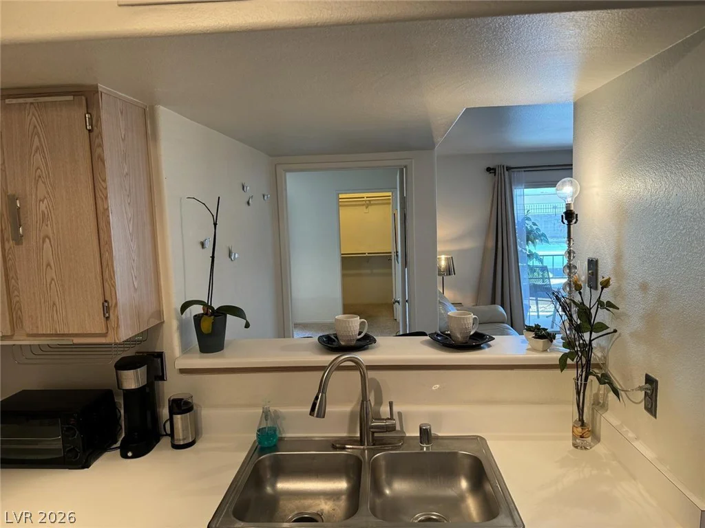 7885 Flamingo, Las Vegas, NV 89147
