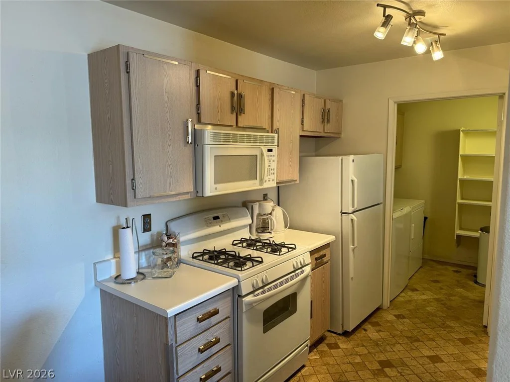 7885 Flamingo, Las Vegas, NV 89147