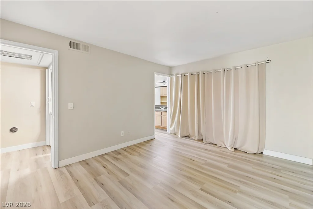 3145 Flamingo, Las Vegas, NV 89121