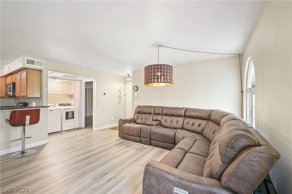 3145 Flamingo, Las Vegas, NV 89121