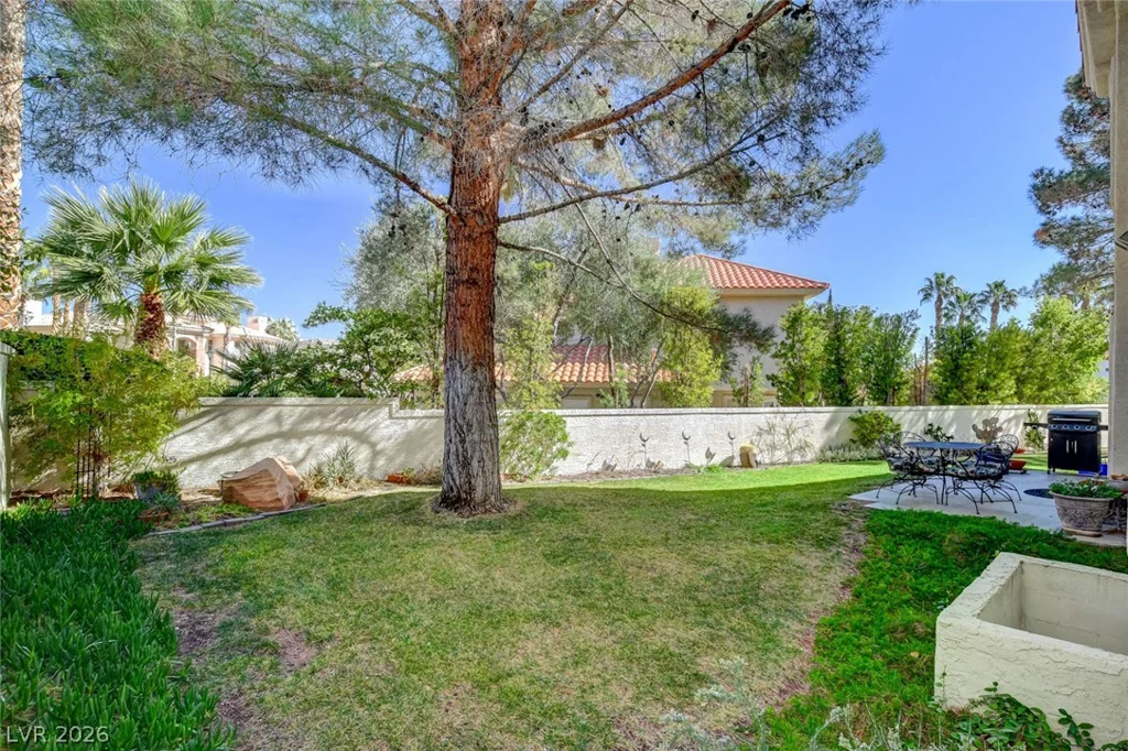 2136 Lookout Point, Las Vegas, NV 89117