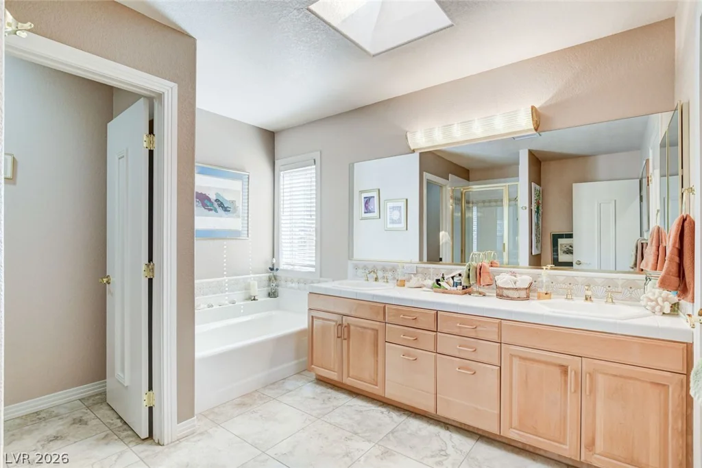 2136 Lookout Point, Las Vegas, NV 89117