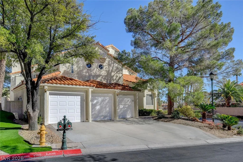 2136 Lookout Point, Las Vegas, NV 89117