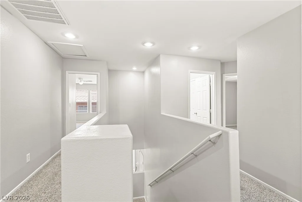 82 Wood Cliff, Las Vegas, NV 89183