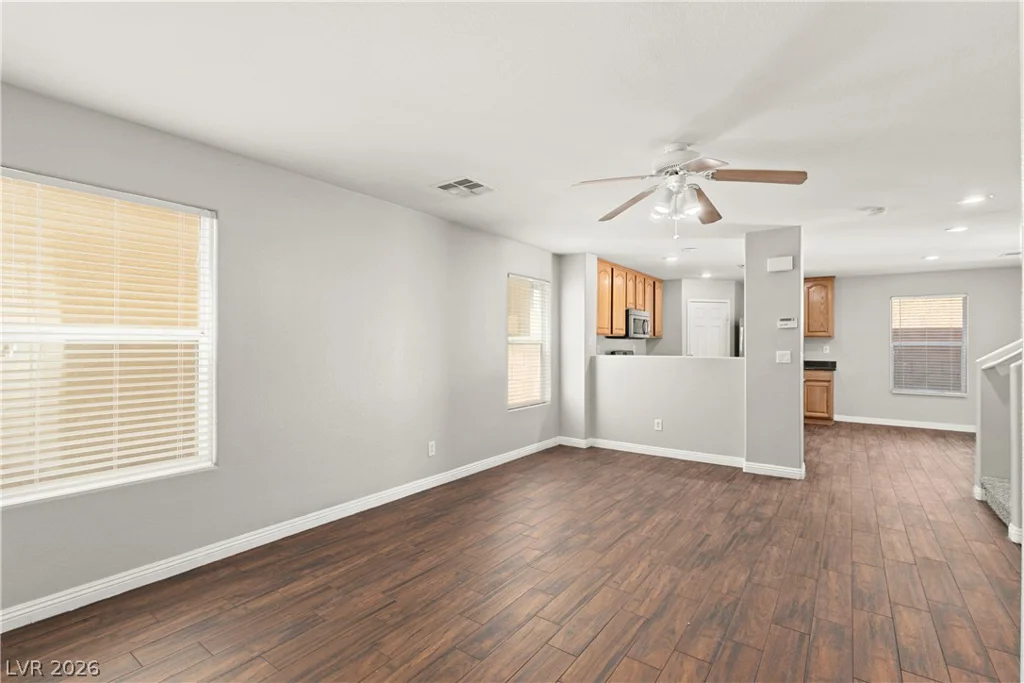 82 Wood Cliff, Las Vegas, NV 89183