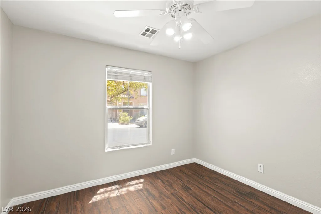 82 Wood Cliff, Las Vegas, NV 89183