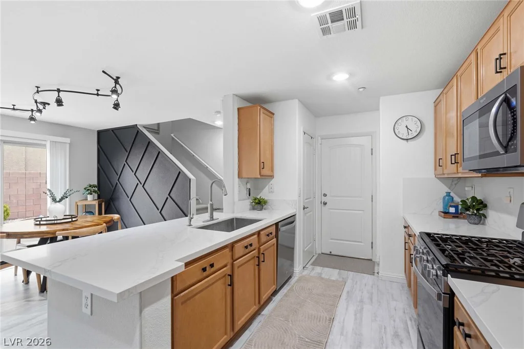 10718 Myrtle Grove, Las Vegas, NV 89166