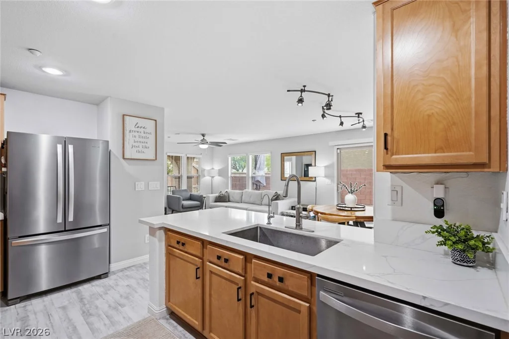 10718 Myrtle Grove, Las Vegas, NV 89166