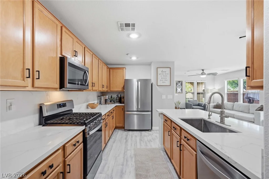 10718 Myrtle Grove, Las Vegas, NV 89166