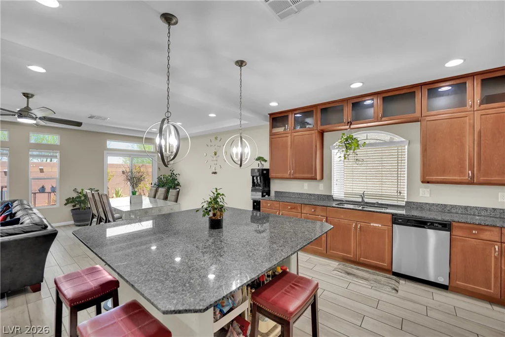 6464 Pear Valley, Las Vegas, NV 89118