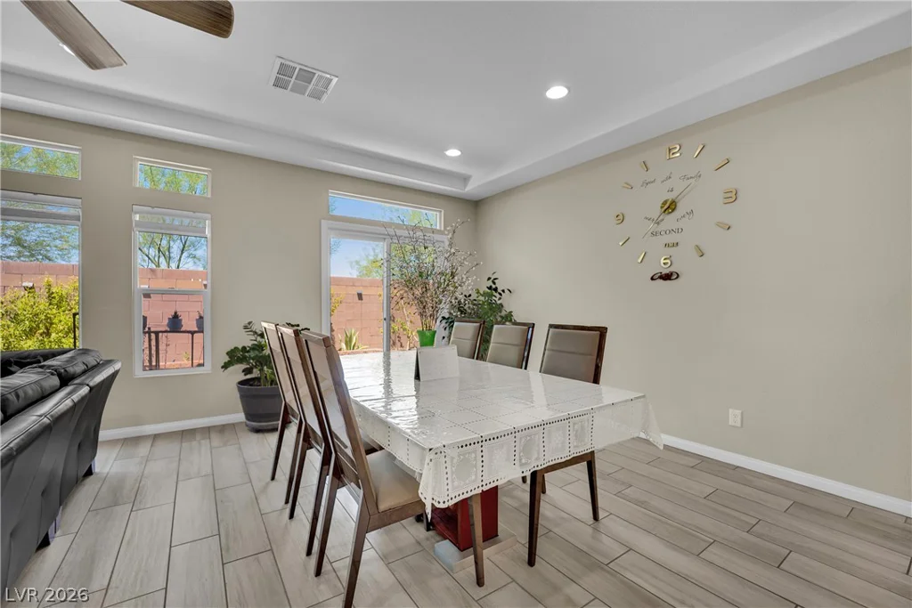 6464 Pear Valley, Las Vegas, NV 89118