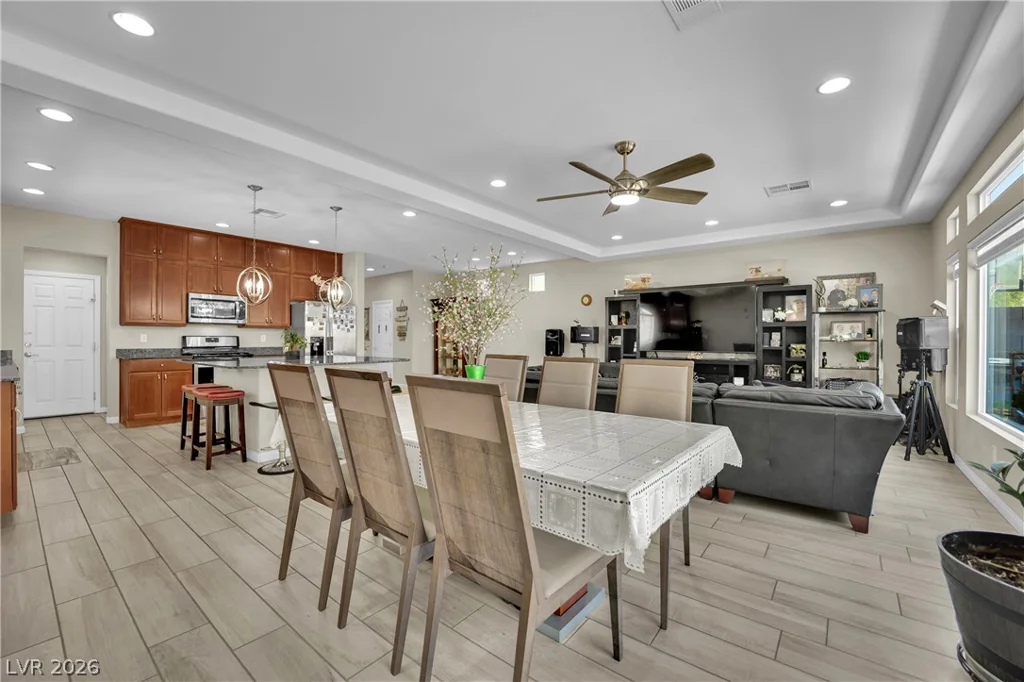 6464 Pear Valley, Las Vegas, NV 89118