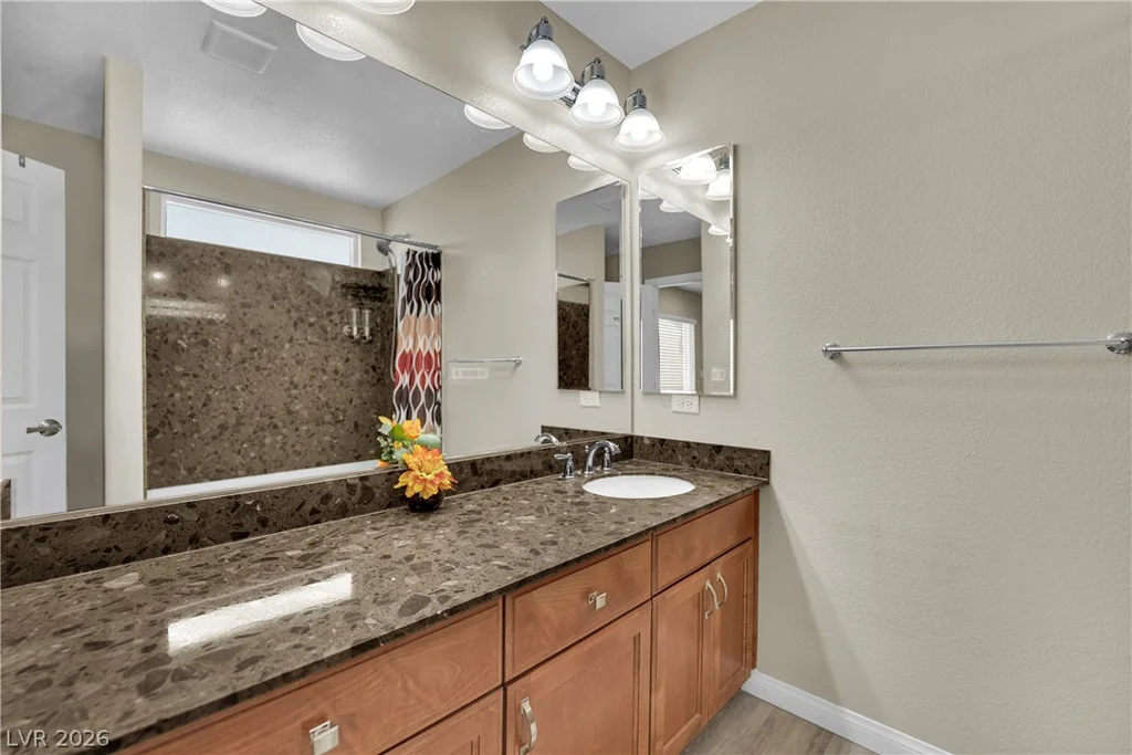 6464 Pear Valley, Las Vegas, NV 89118