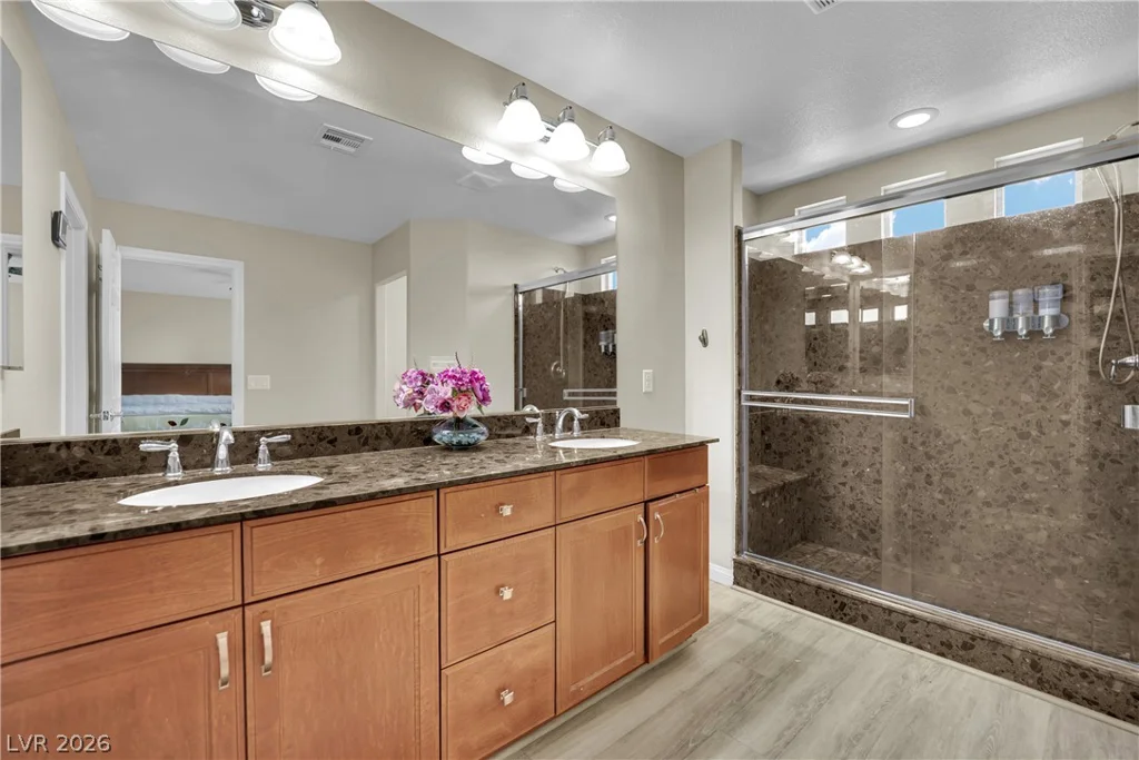 6464 Pear Valley, Las Vegas, NV 89118