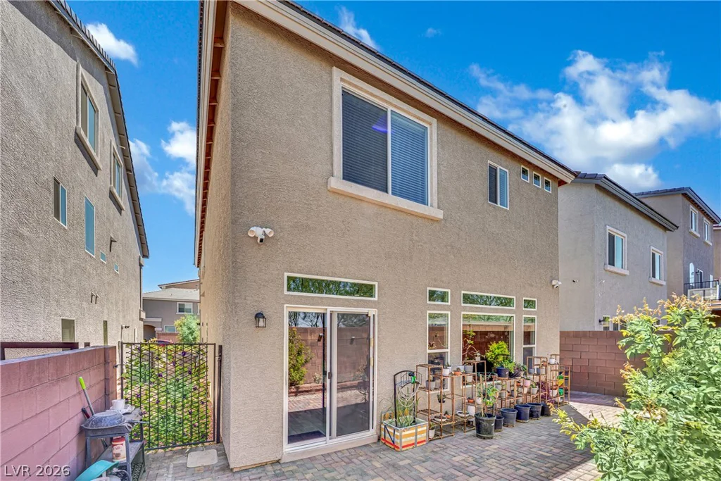 6464 Pear Valley, Las Vegas, NV 89118
