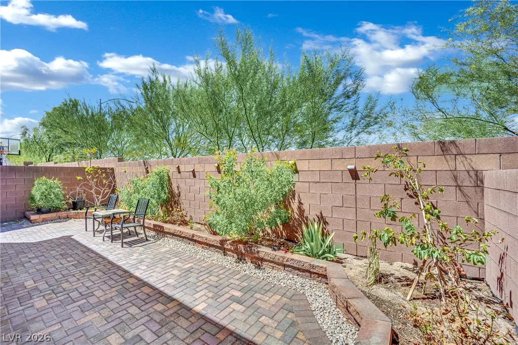 6464 Pear Valley, Las Vegas, NV 89118