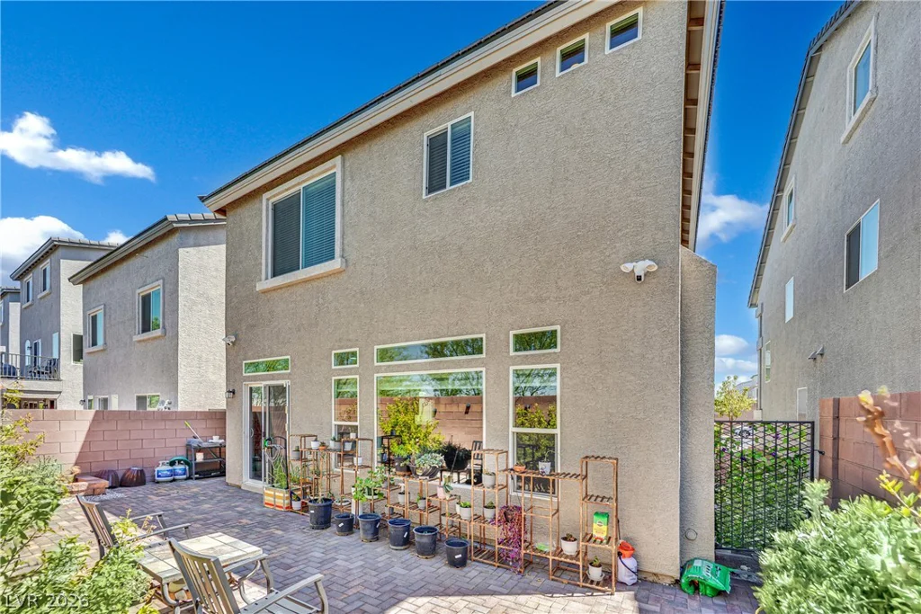 6464 Pear Valley, Las Vegas, NV 89118