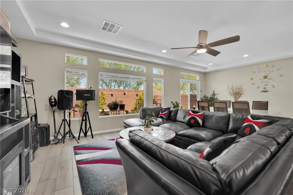 6464 Pear Valley, Las Vegas, NV 89118