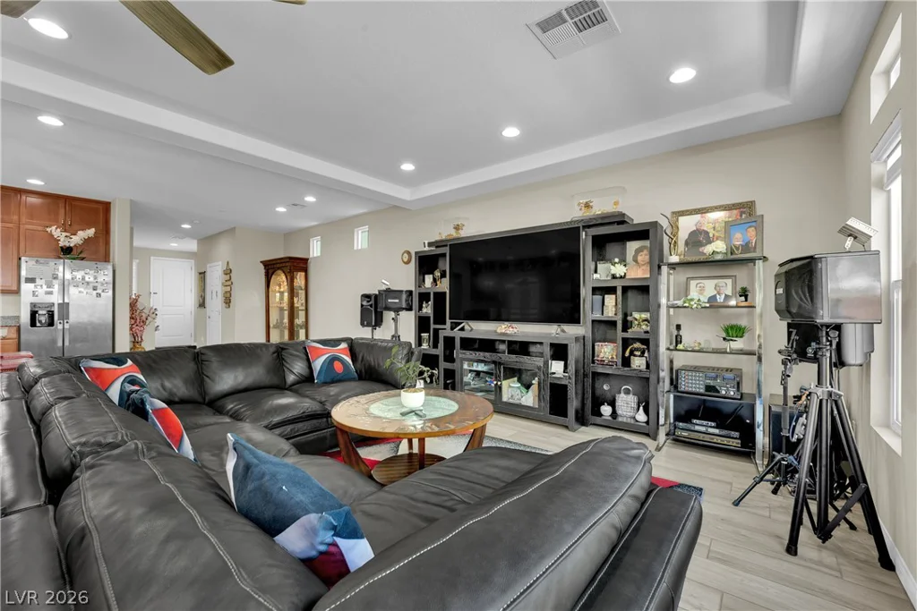 6464 Pear Valley, Las Vegas, NV 89118