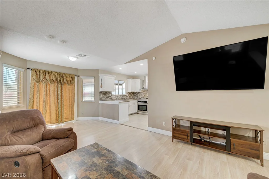 2368 Los Feliz, Las Vegas, NV 89156
