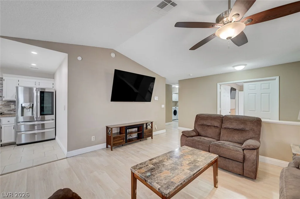 2368 Los Feliz, Las Vegas, NV 89156