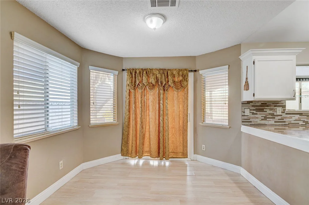 2368 Los Feliz, Las Vegas, NV 89156