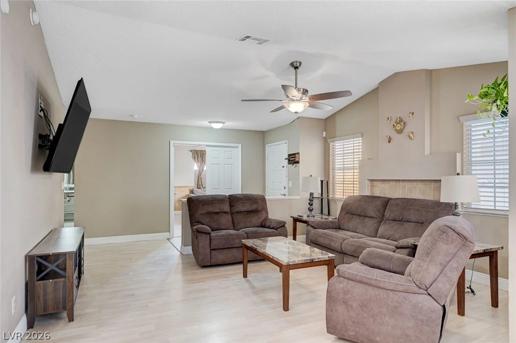 2368 Los Feliz, Las Vegas, NV 89156