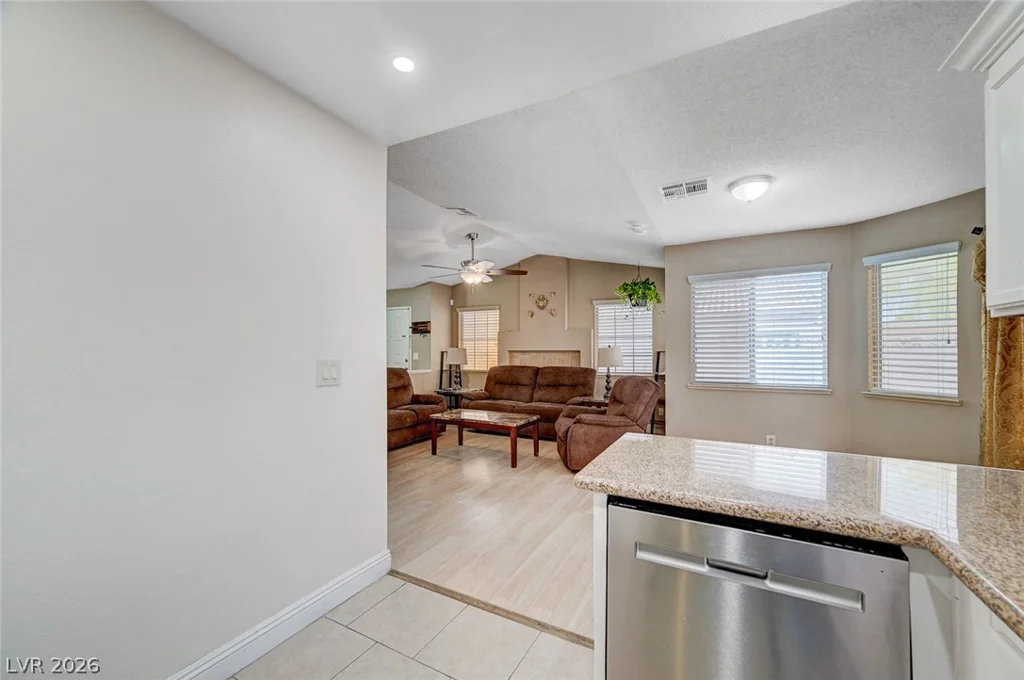2368 Los Feliz, Las Vegas, NV 89156