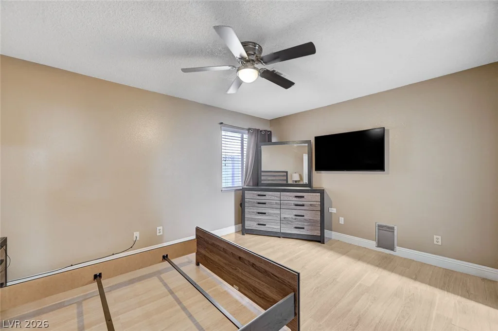 2368 Los Feliz, Las Vegas, NV 89156