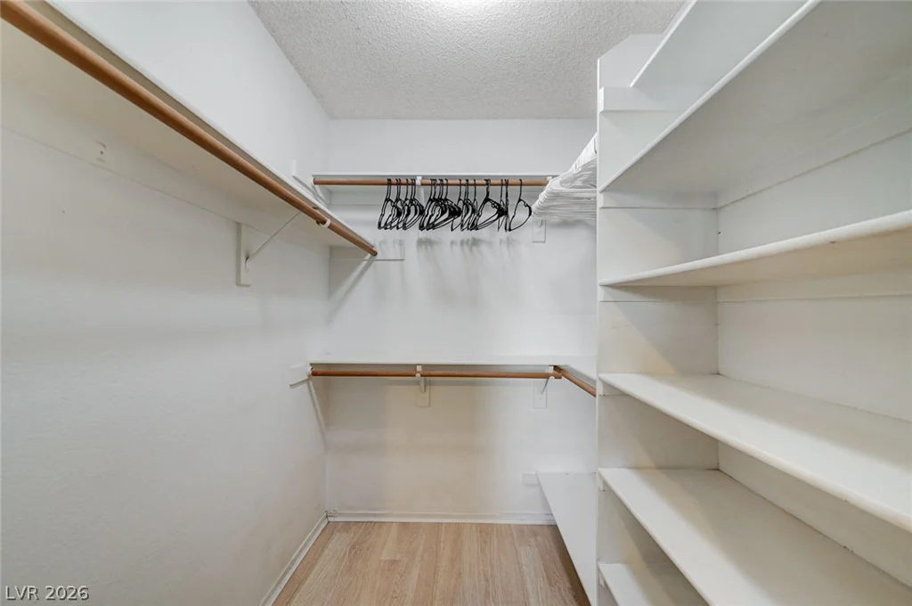 2368 Los Feliz, Las Vegas, NV 89156