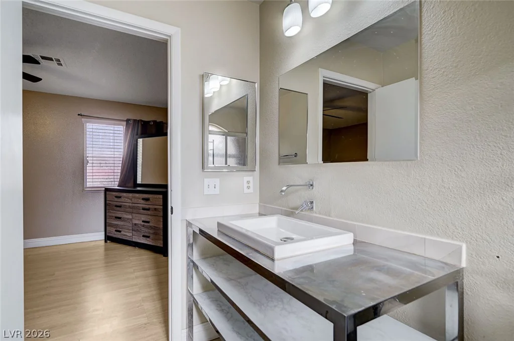 2368 Los Feliz, Las Vegas, NV 89156
