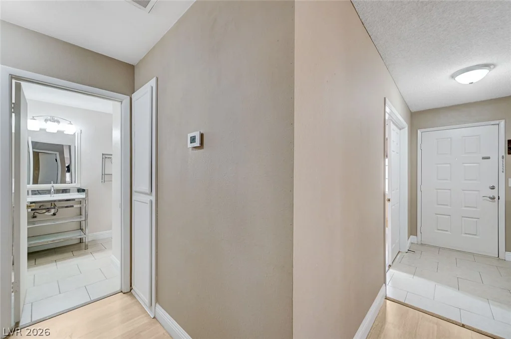 2368 Los Feliz, Las Vegas, NV 89156