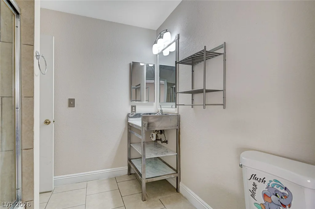 2368 Los Feliz, Las Vegas, NV 89156
