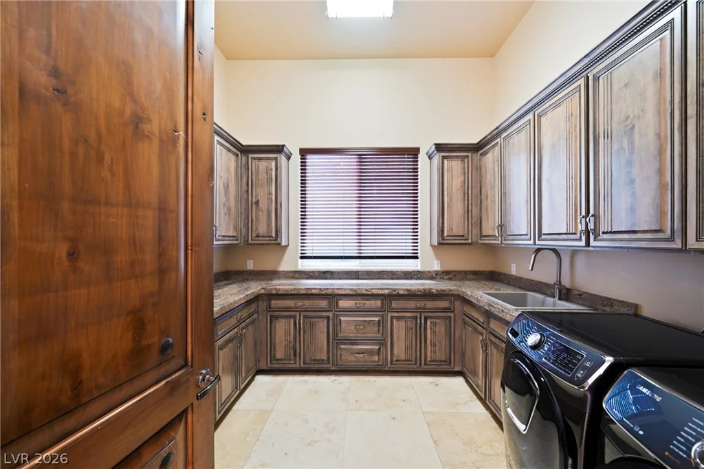 2990 Traverse Creek, Las Vegas, NV 89135