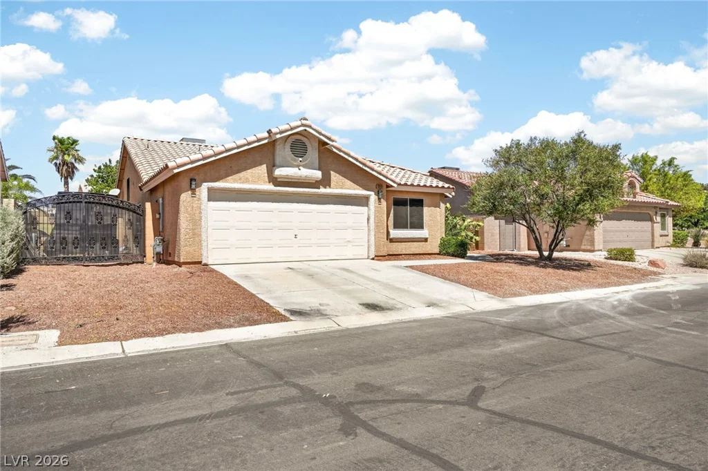 7233 Hawk Haven, Las Vegas, NV 89131