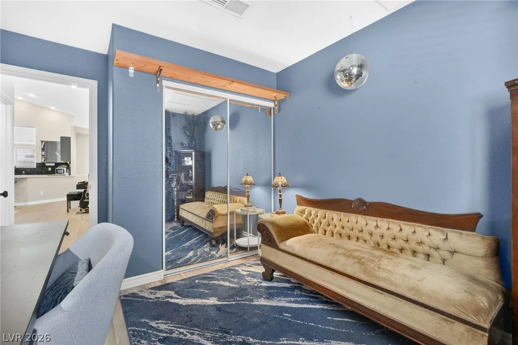 7233 Hawk Haven, Las Vegas, NV 89131