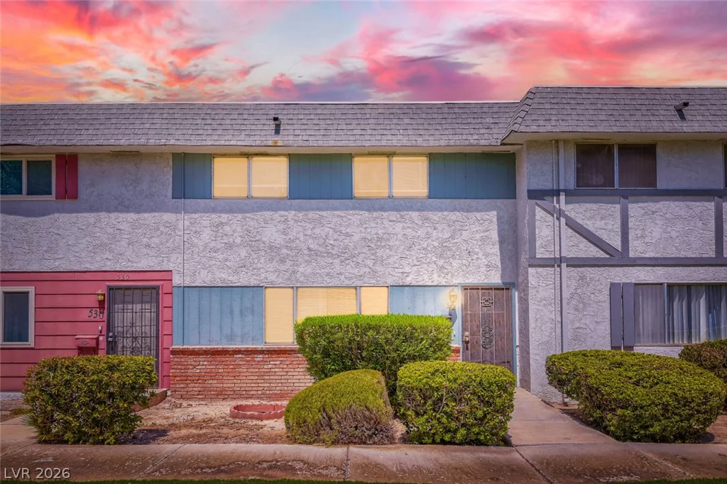 532 Greenbriar Townhouse, Las Vegas, NV 89121