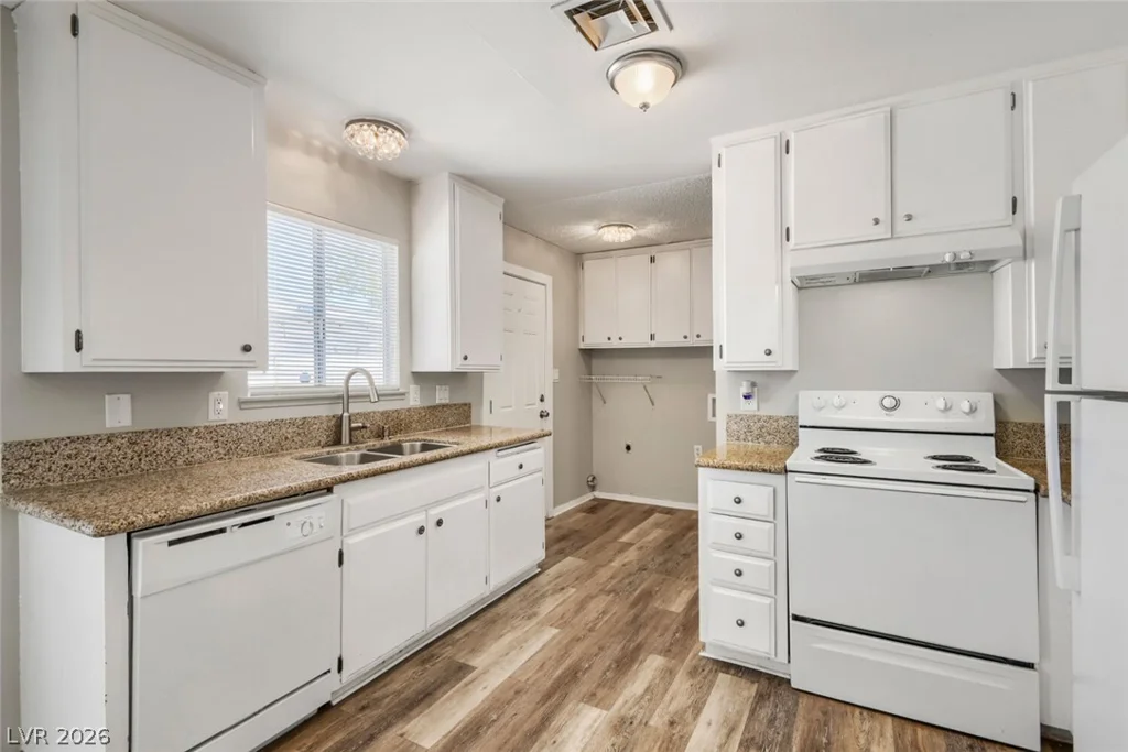 532 Greenbriar Townhouse, Las Vegas, NV 89121