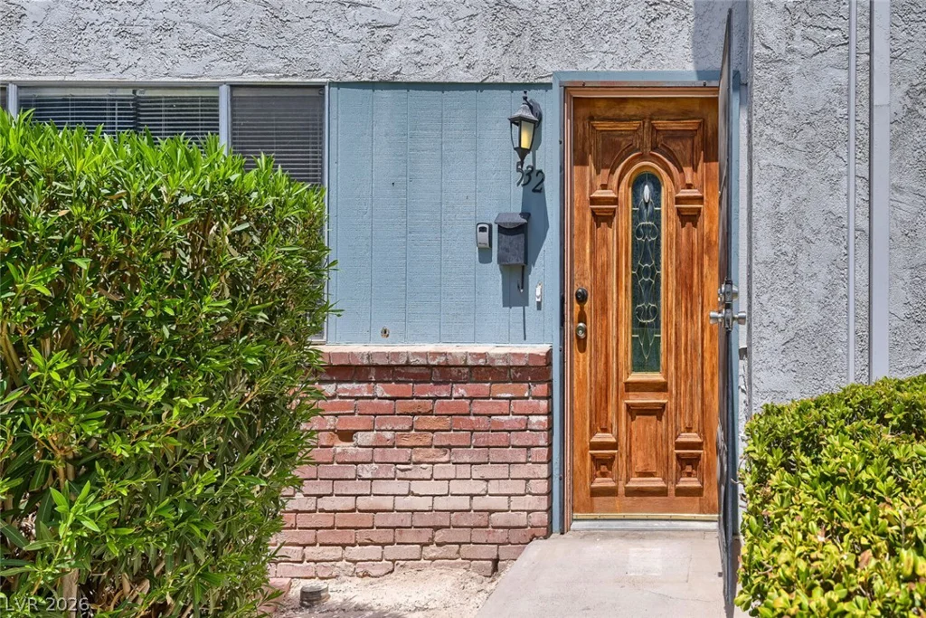 532 Greenbriar Townhouse, Las Vegas, NV 89121