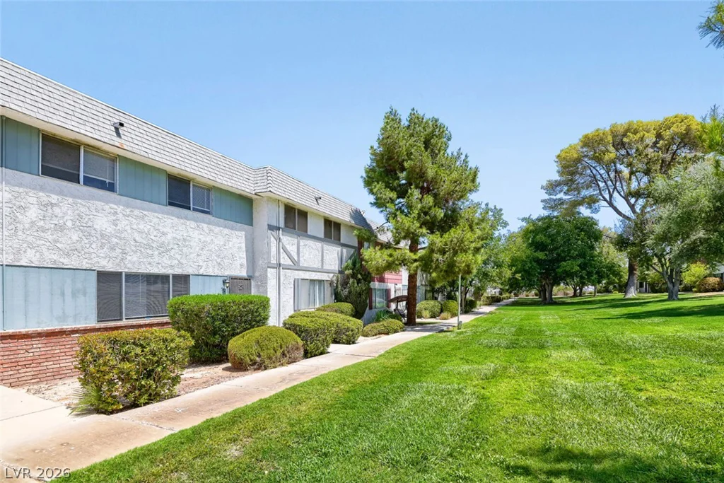 532 Greenbriar Townhouse, Las Vegas, NV 89121