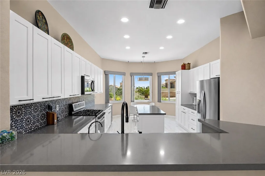 10404 Back Plains, Las Vegas, NV 89134