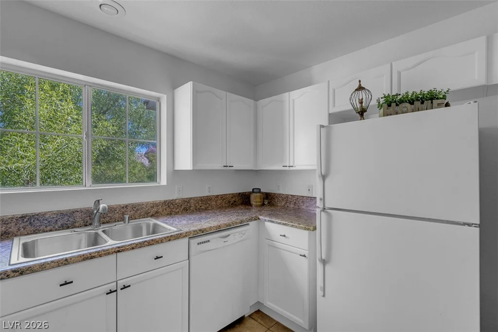 353 Amber Pine, Las Vegas, NV 89144