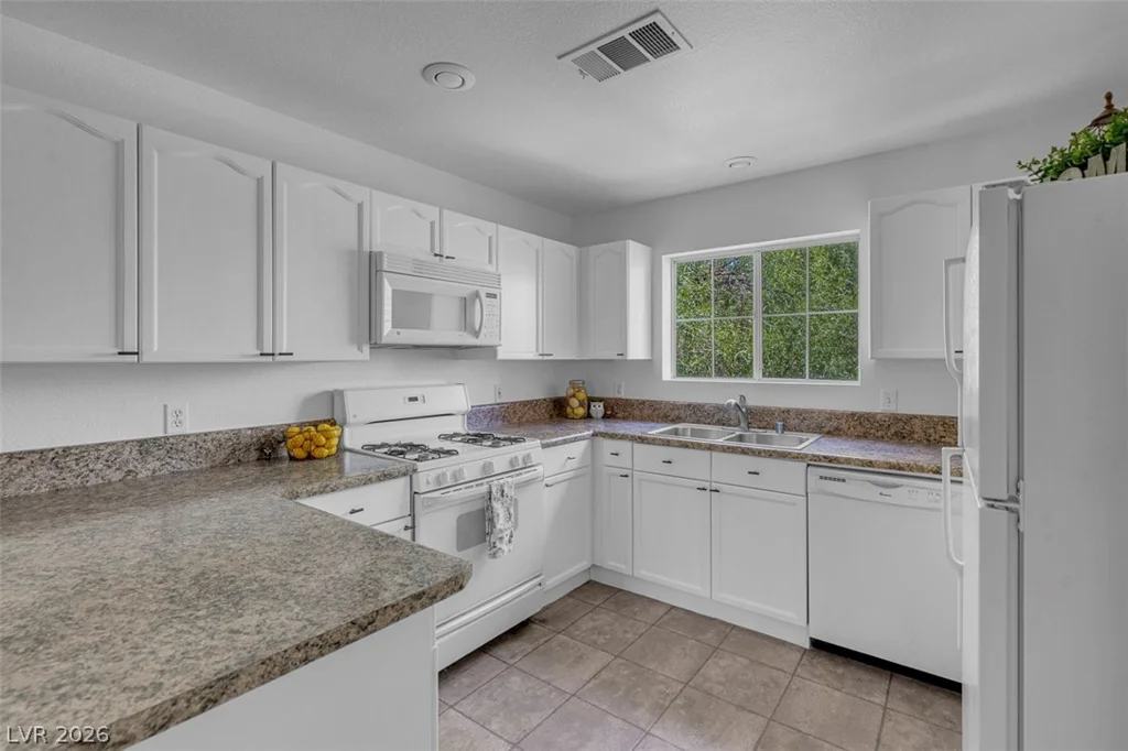 353 Amber Pine, Las Vegas, NV 89144