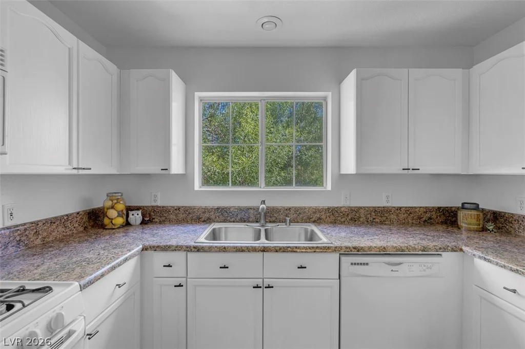 353 Amber Pine, Las Vegas, NV 89144