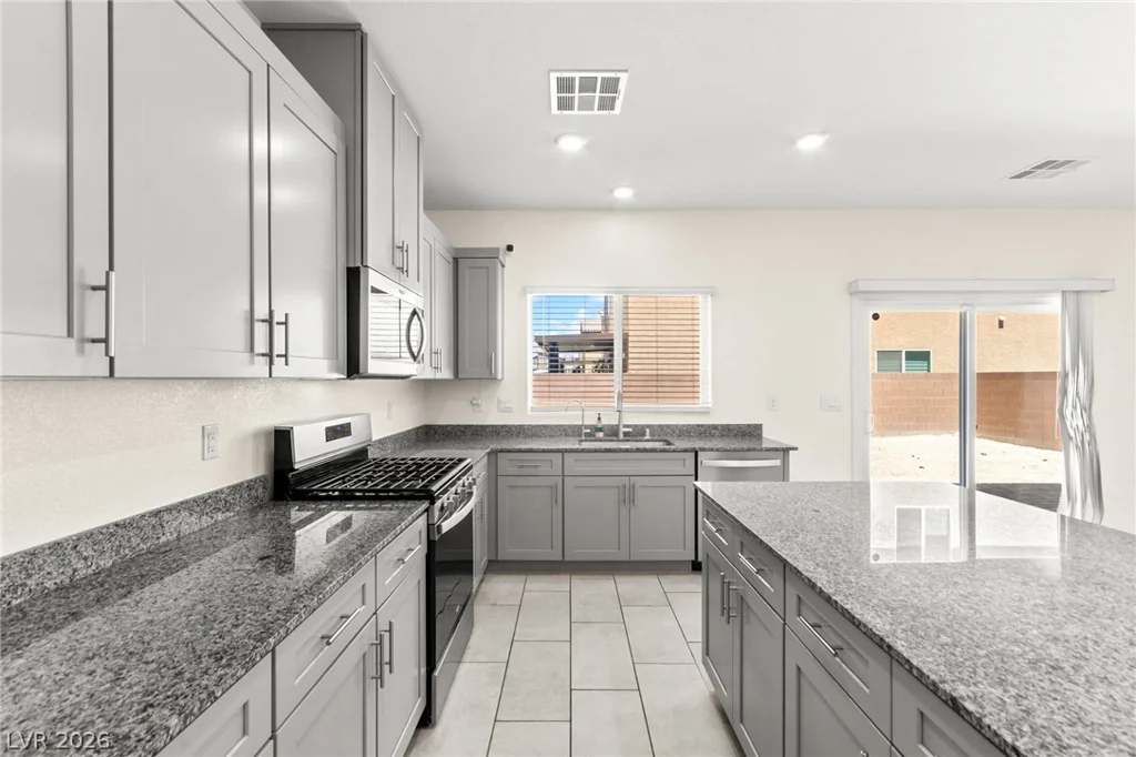 1880 Vass Springs, North Las Vegas, NV 89084