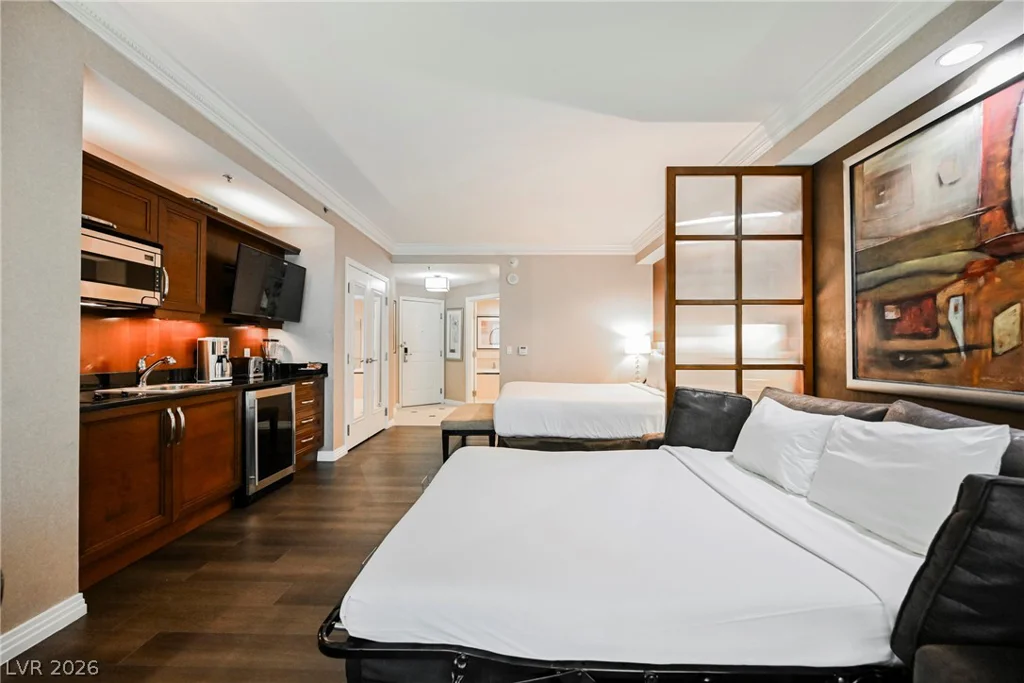 135 Harmon, Las Vegas, NV 89109