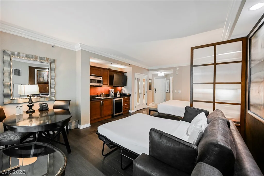 135 Harmon, Las Vegas, NV 89109