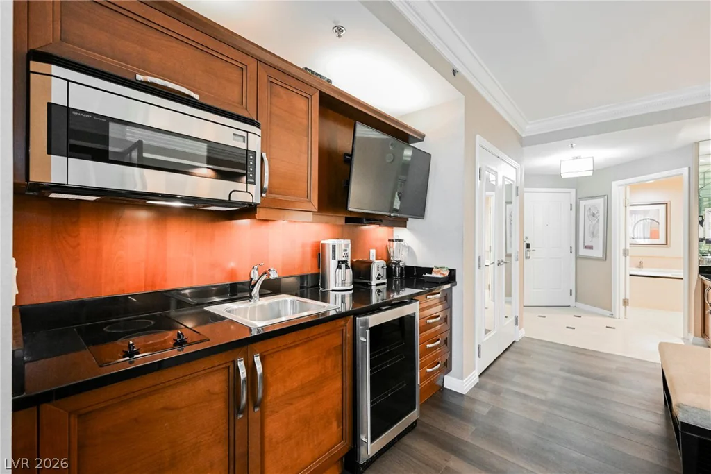 135 Harmon, Las Vegas, NV 89109